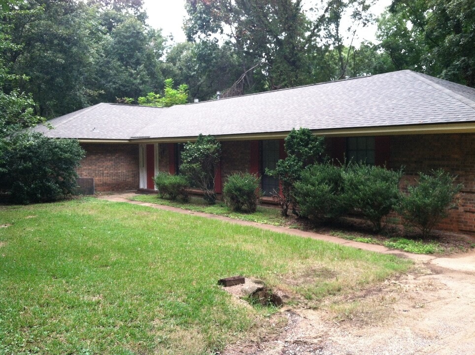631 Westcott Dr in Wetumpka, AL - Building Photo