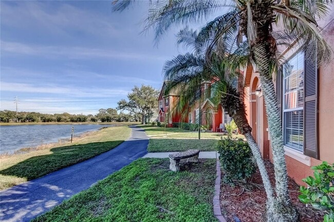 9750 Lake Chase Island Way in Tampa, FL - Building Photo - Building Photo