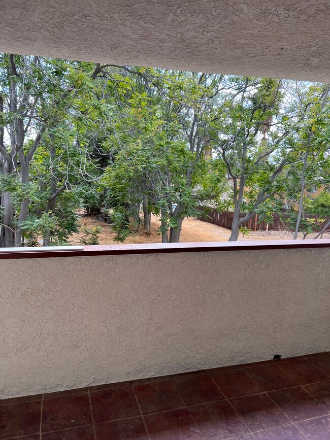 21000 Parthenia St, Unit 22 in Canoga Park, CA - Building Photo - Building Photo