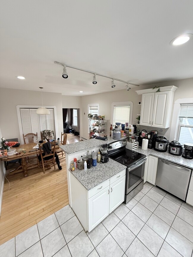 9 Aberdeen Rd, Unit 3