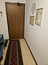 5697 Green Circle Dr, Unit 218 in Hopkins, MN - Building Photo - Building Photo