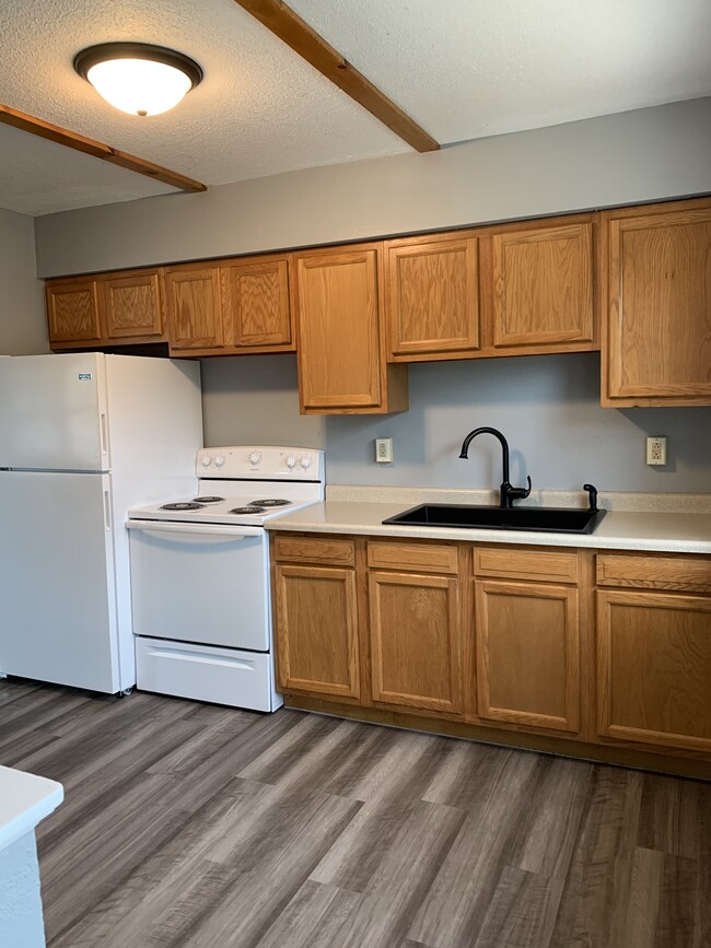 1013 I Ave NW in Cedar Rapids, IA - Building Photo - Building Photo
