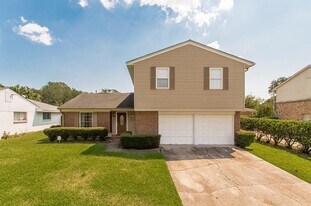 5900 Durbridge Dr in New Orleans, LA - Building Photo