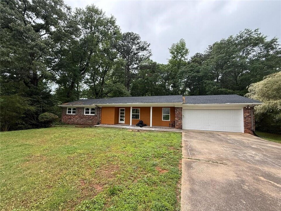 3791 Eagle Woods Cir in Stonecrest, GA - Building Photo