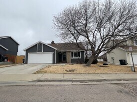 1210 Clover Ridge Ct in Rapid City, SD - Building Photo
