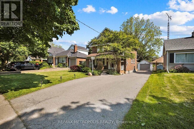 463 Athol St E in Oshawa, ON - Building Photo - Building Photo