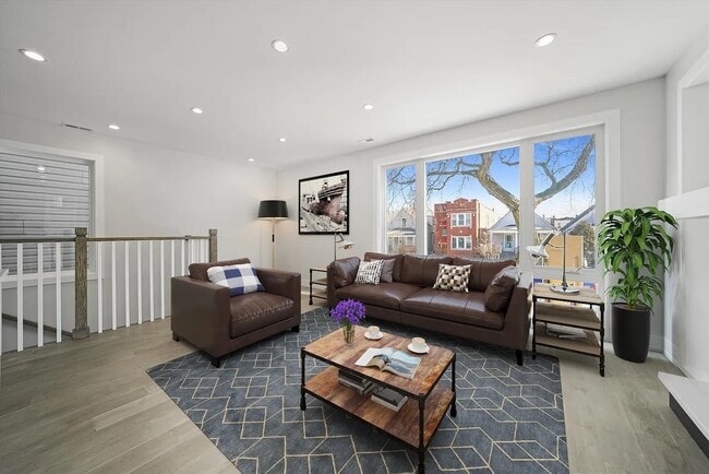 4222 N Bernard St in Chicago, IL - Building Photo - Building Photo