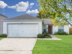 1615 Dartmouth Dr in Middleburg, FL - Building Photo