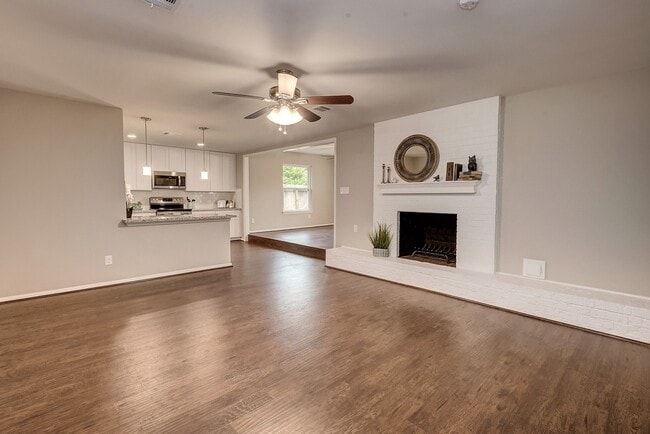 158 Bluebonnet St in Sugar Land, TX - Building Photo - Building Photo