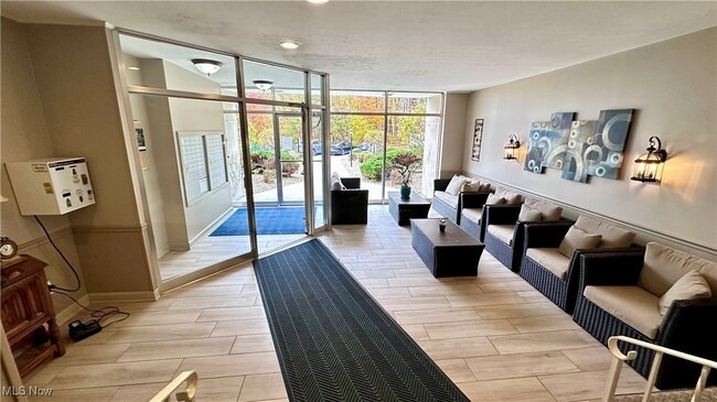 6000 Nob Hill Dr in Chagrin Falls, OH - Building Photo - Building Photo