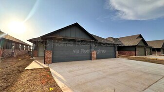 11417 N University Ave in Oklahoma City, OK - Building Photo