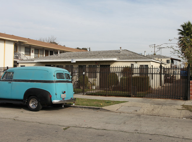 6422 S Victoria Ave in Los Angeles, CA - Building Photo - Building Photo