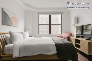 200 E Chestnut St in Chicago, IL - Building Photo