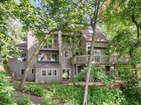 6301 Bayridge Rd in Mound, MN - Building Photo