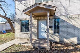 701 S Marsh St in Eastland, TX - Building Photo