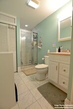 22 Sutherland Rd, Unit 1 in Boston, MA - Foto de edificio - Building Photo