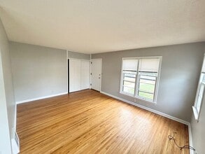 2837 Virginia Ave S in Minneapolis, MN - Building Photo - Building Photo