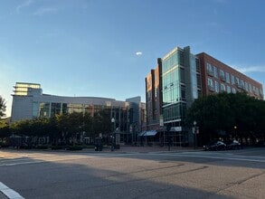 221 Market St, Unit Nauticus in Virginia Beach, VA - Foto de edificio - Building Photo
