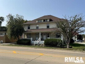 711 16th St in Moline, IL - Building Photo