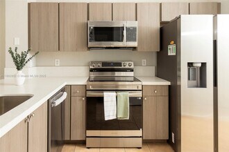 5662 Enclave Pl in Lauderhill, FL - Building Photo - Building Photo