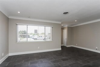 8464 Hollyhock Ave in Seminole, FL - Building Photo - Building Photo