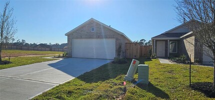 722 Falling Cave Dr in Willis, TX - Building Photo - Building Photo