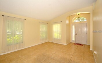 6227 Yellow Top Dr in Lakewood Ranch, FL - Foto de edificio - Building Photo