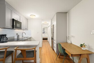 136 E 92nd St in New York, NY - Building Photo - Building Photo