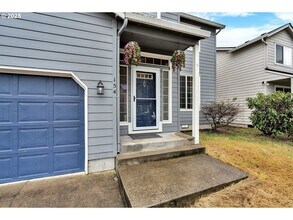 154 SW Sandlewood Loop in Gresham, OR - Building Photo - Building Photo