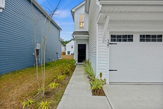 327 Surfbird Rd in Summerville, SC - Building Photo - Building Photo