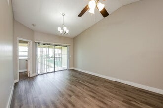 2531 NW 56th Ave in Lauderhill, FL - Building Photo - Building Photo