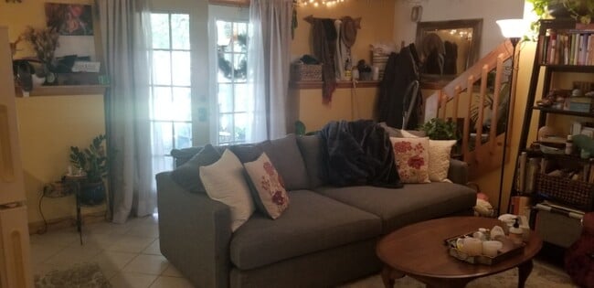 4 Tristan Dr in Farmington, NH - Foto de edificio - Building Photo