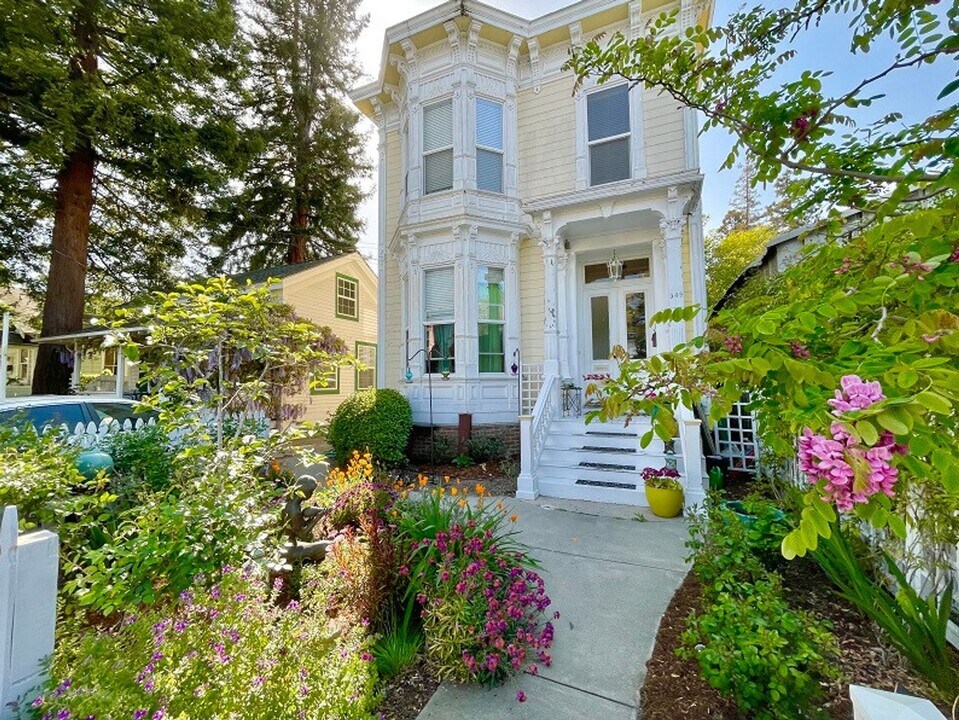 549 Brown St in Napa, CA - Building Photo