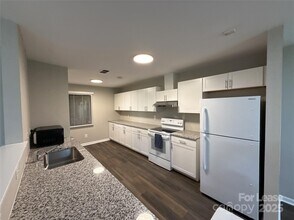 3621 Willow Point Dr in Charlotte, NC - Building Photo - Building Photo