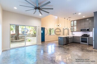 2104 Haskell St in Austin, TX - Building Photo - Building Photo