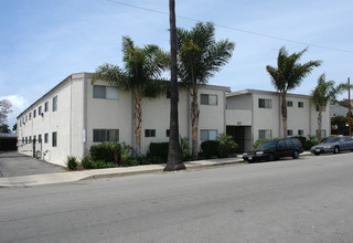 Kalorama Apartments in Ventura, CA - Foto de edificio - Building Photo