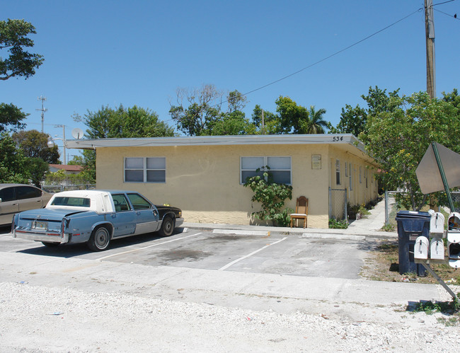 530 NW 9th Ave in Fort Lauderdale, FL - Foto de edificio - Building Photo