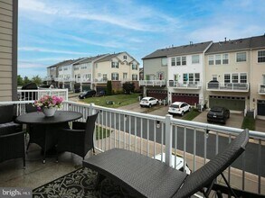 328 Pink Azalea Terrace SE in Leesburg, VA - Building Photo - Building Photo