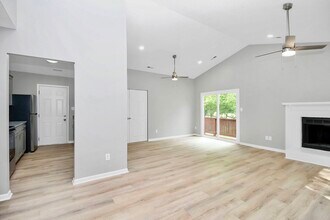5801 Woodrock Ct in Charlotte, NC - Building Photo - Building Photo