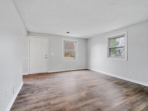 4516 Innsbruck Dr in Fort Wayne, IN - Foto de edificio - Building Photo