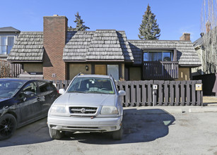 416 11a St NW in Calgary, AB - Building Photo - Building Photo