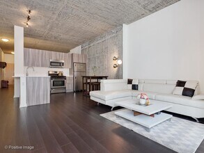 1345 S Wabash Ave, Unit 1007 in Chicago, IL - Building Photo - Building Photo