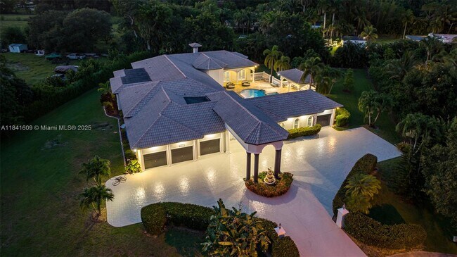 13751 Pine Meadow Ct in Davie, FL - Building Photo - Building Photo