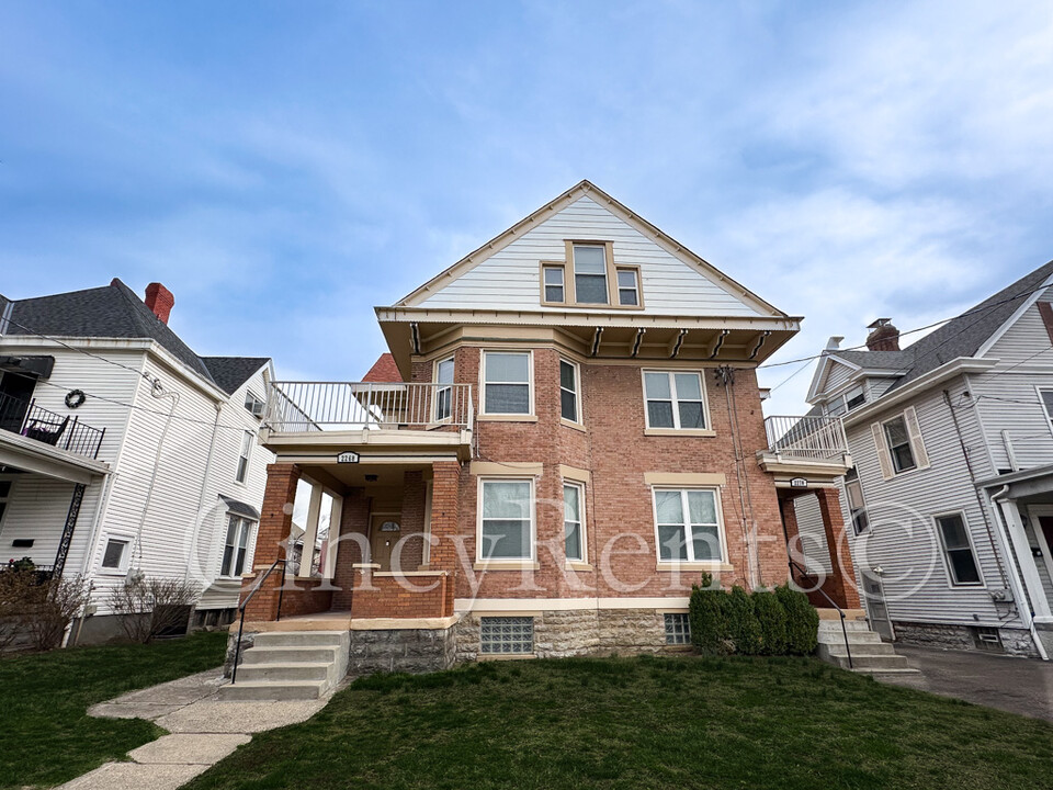 2270 Jefferson Ave in Cincinnati, OH - Building Photo
