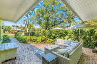 1275 8th Ave N in Naples, FL - Building Photo - Building Photo