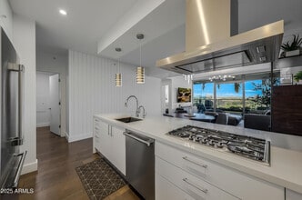 7120 E Kierland Blvd in Scottsdale, AZ - Building Photo - Building Photo