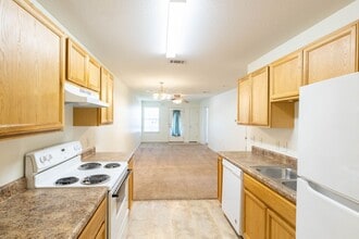 17239 Avondale Cir in Biloxi, MS - Building Photo - Building Photo