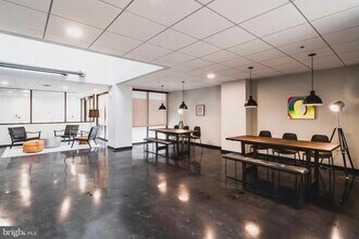 1600 W Girard Ave in Philadelphia, PA - Building Photo - Building Photo