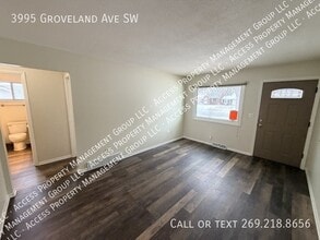 3995 Groveland Ave SW in Wyoming, MI - Building Photo - Building Photo