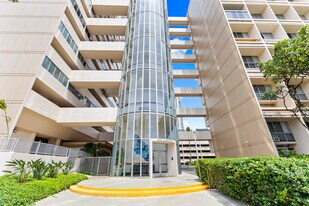 500 University Ave, Unit 1405 in Honolulu, HI - Building Photo